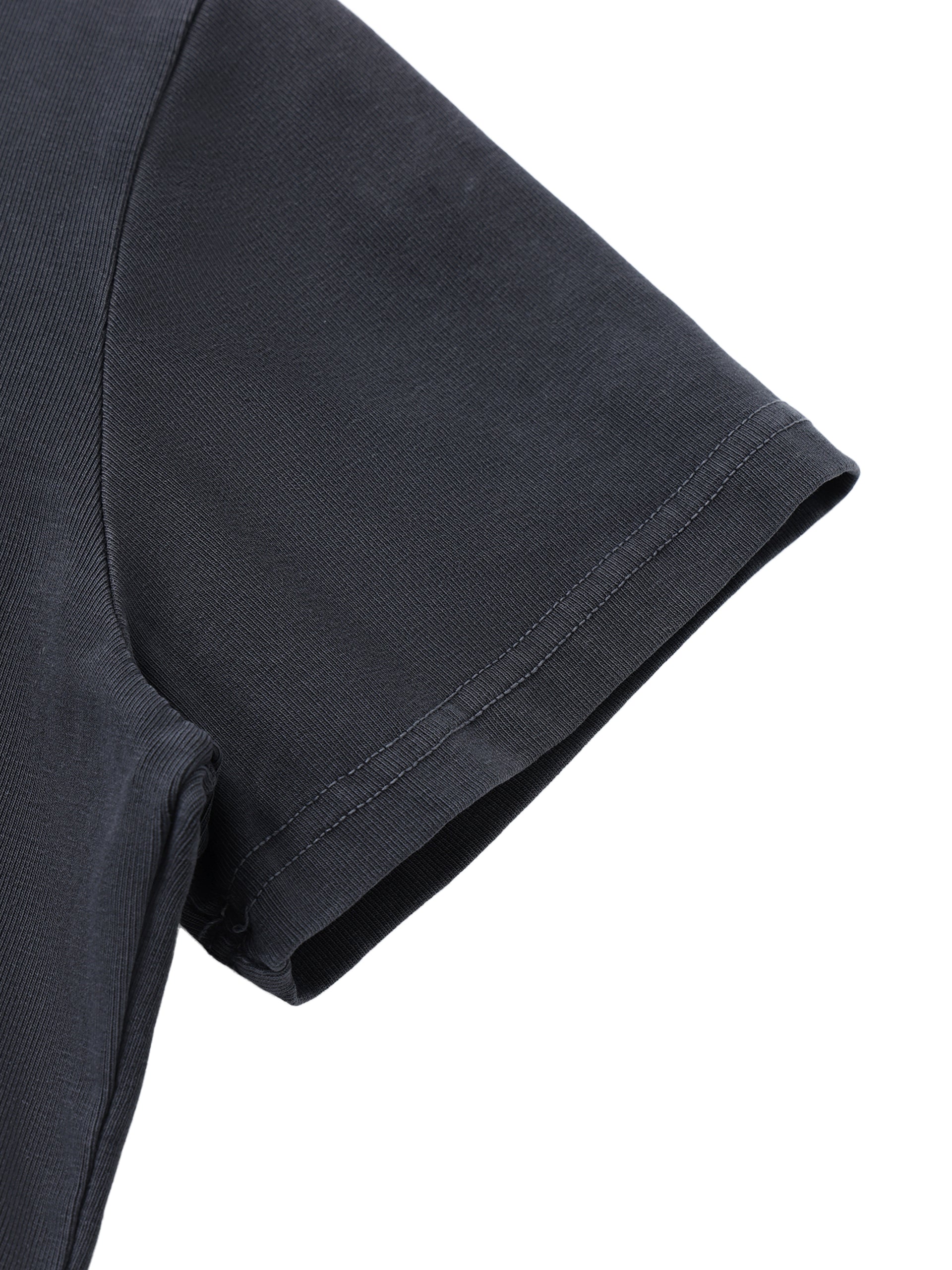 تيشيرت بقصة ضيقة مع شعار سليكز 